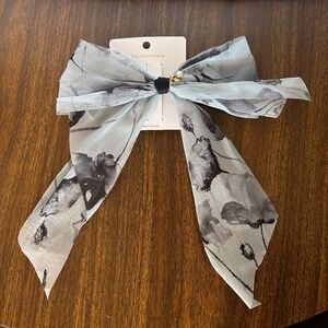 Feminine floral bow hair accessory